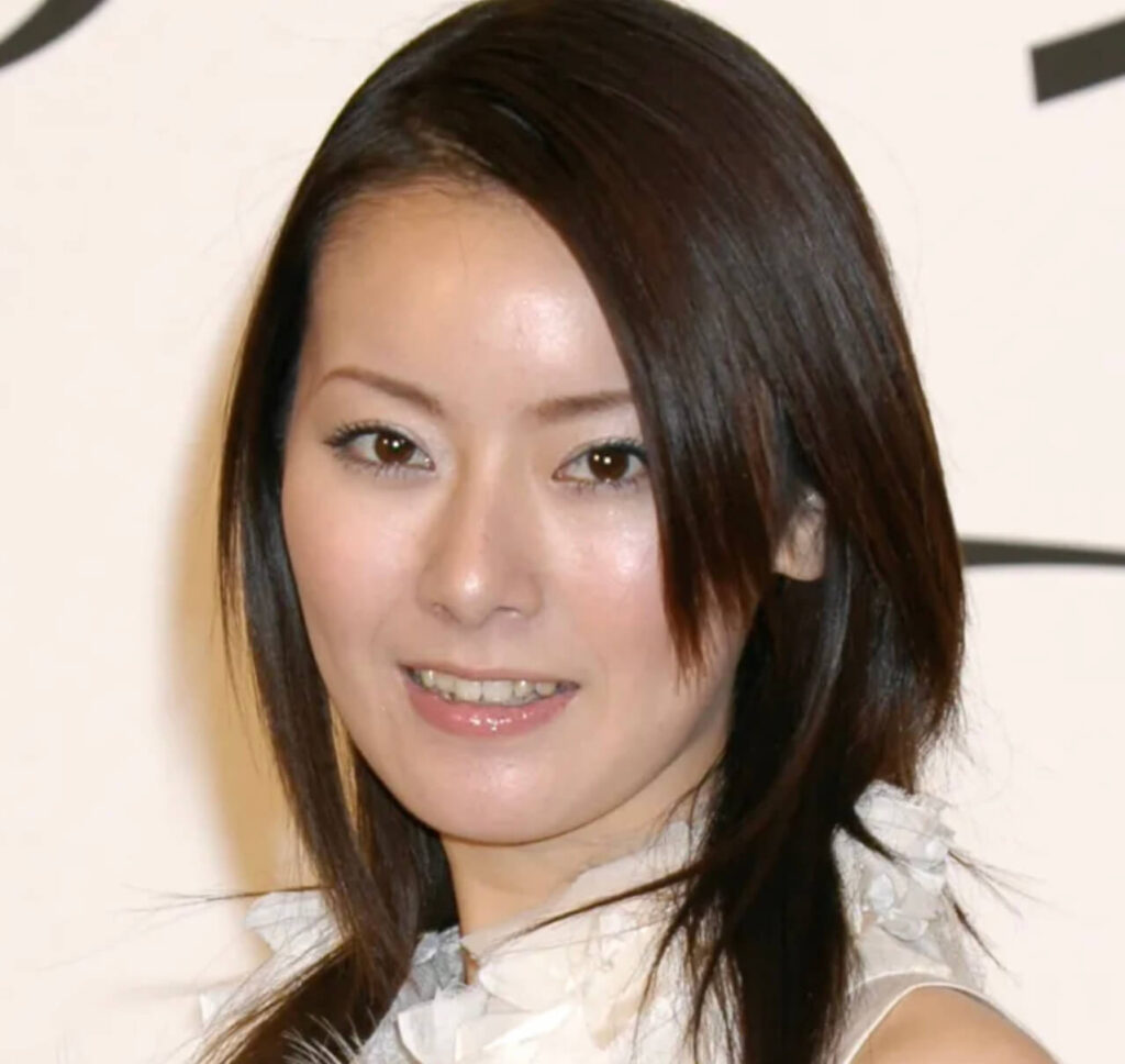 遠野なぎこ